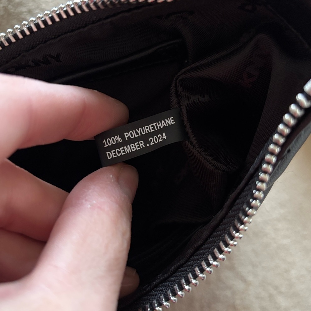 Brand New DKNY Black Lizzy Top Zip Crossbody Bag Chain Quilted Stitch Purse - Picture 14 of 15